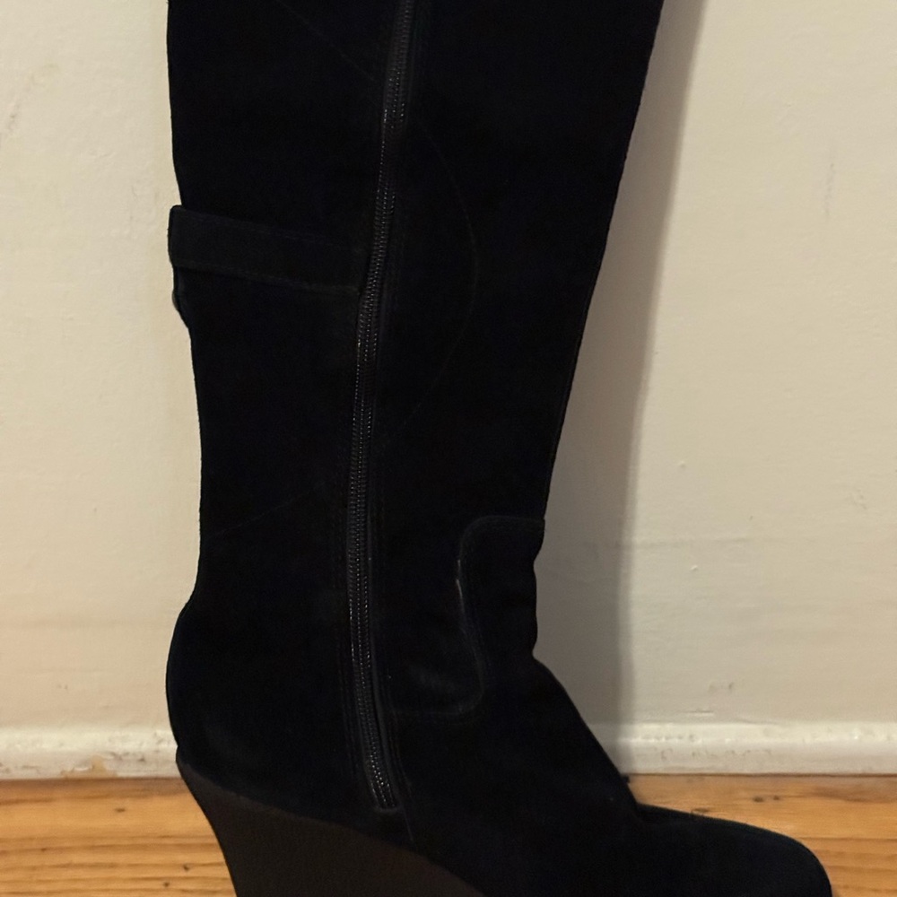 Elegant Black Knee-High Women's Boots